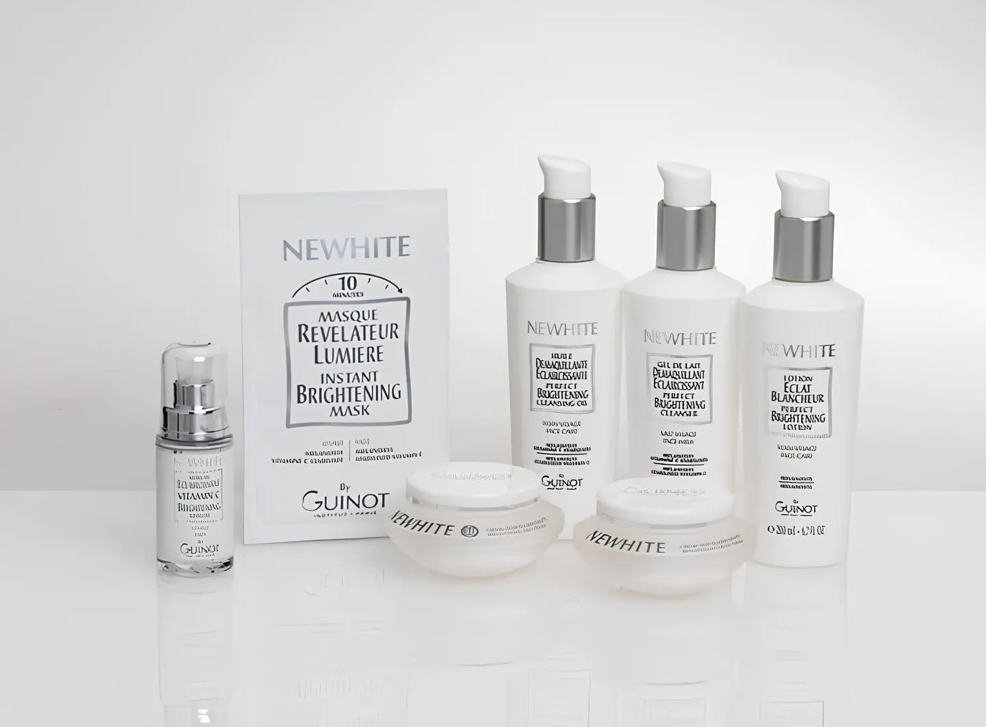 Gel de Lait Démaquillant éclaircissante NEWHIT